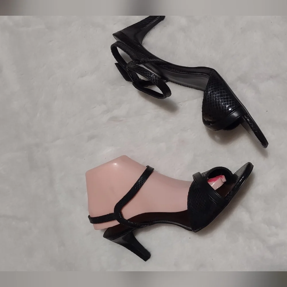 GAP Black Heels with Sleek Design and Comfortable Fit